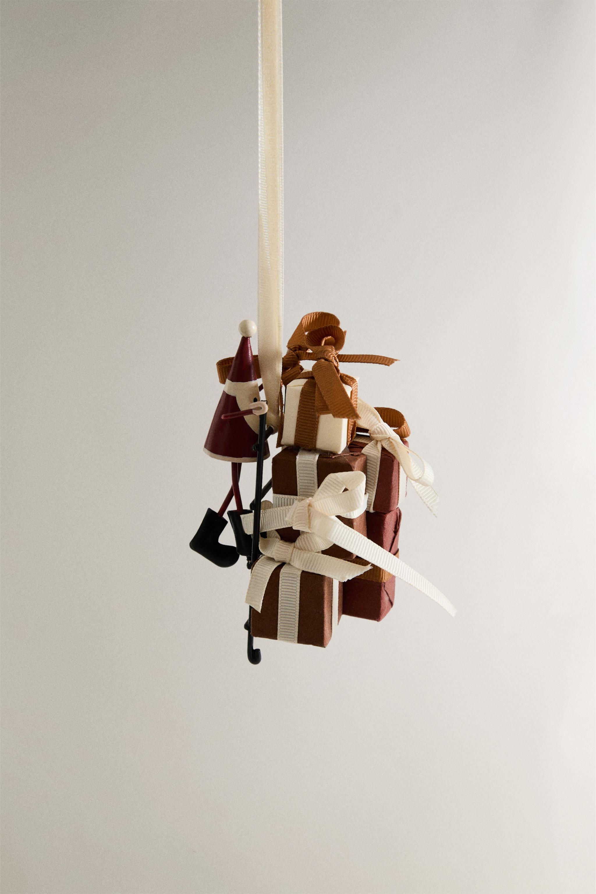 CHRISTMAS TREE SANTA CLAUS ORNAMENTS CHRISTMAS